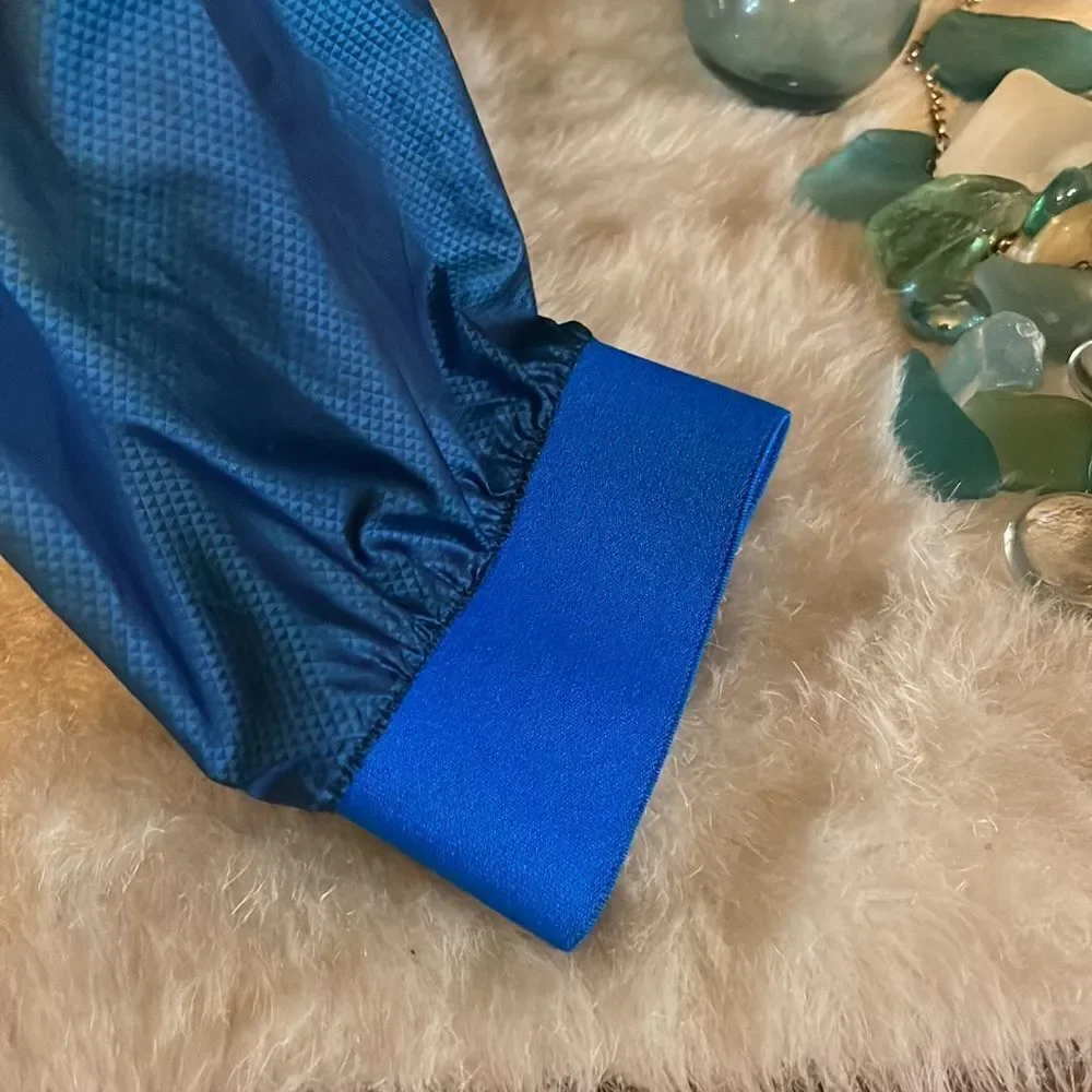 The north face windbreaker XL (4300)